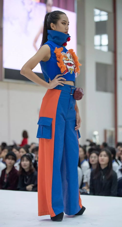 用藝術(shù)向未來致敬 寶安職校舉行服裝 動漫專業(yè)畢業(yè)作品展